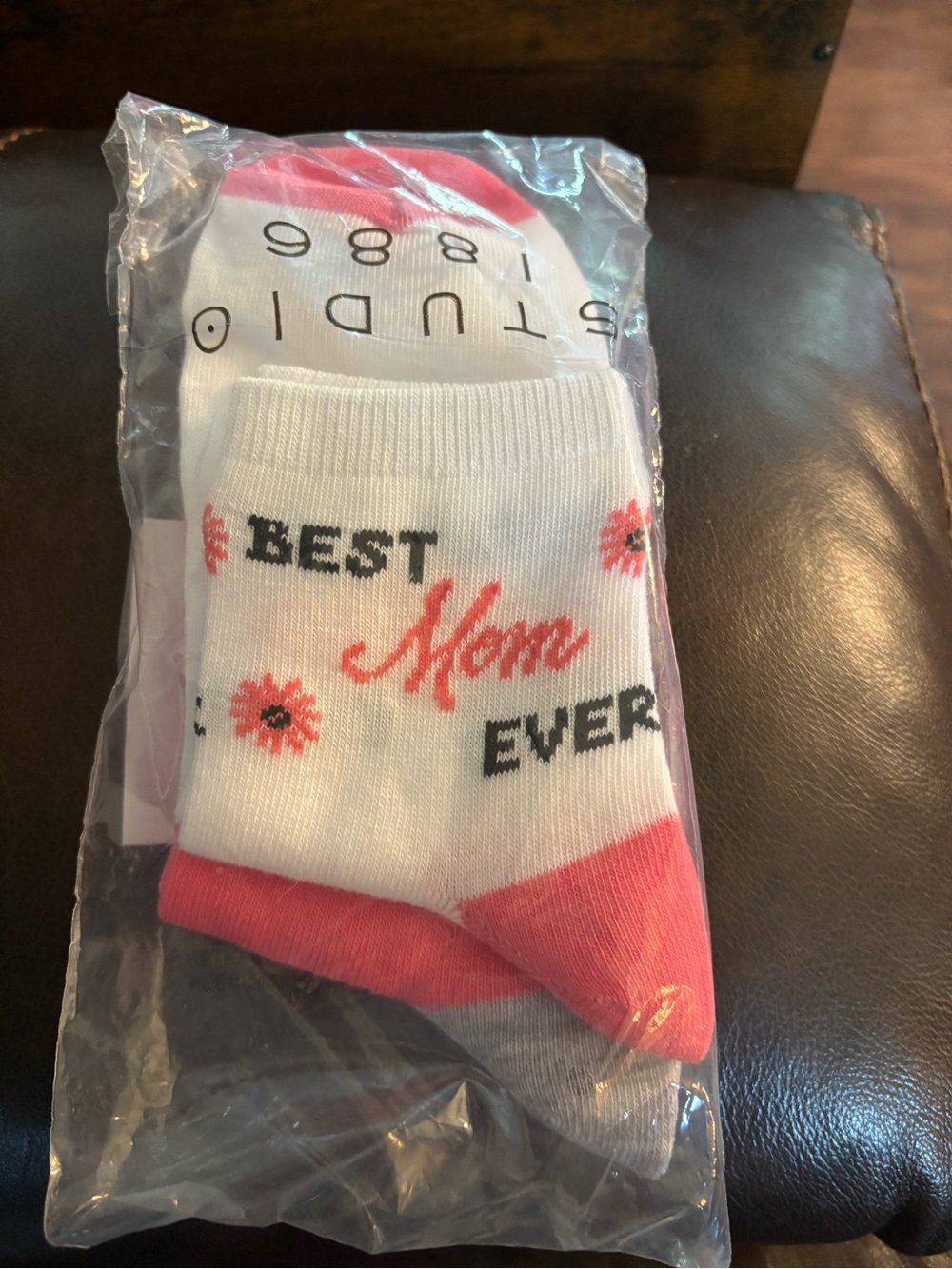 Avon White & Pink 'Best Mom Ever' Crew Socks